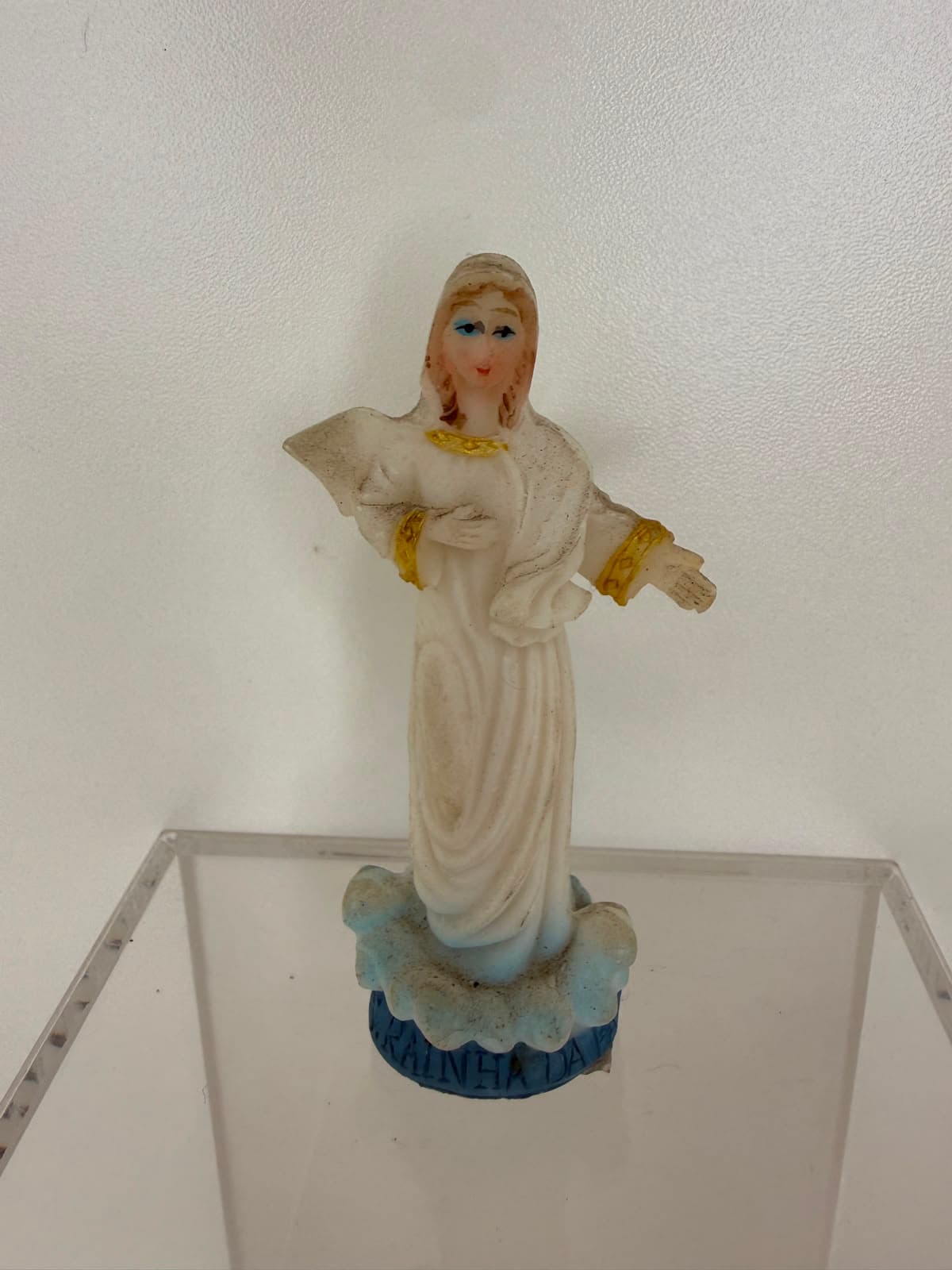 NOSSA SENHORA RAINHA DA PAZ RESINA - 6,5 CM