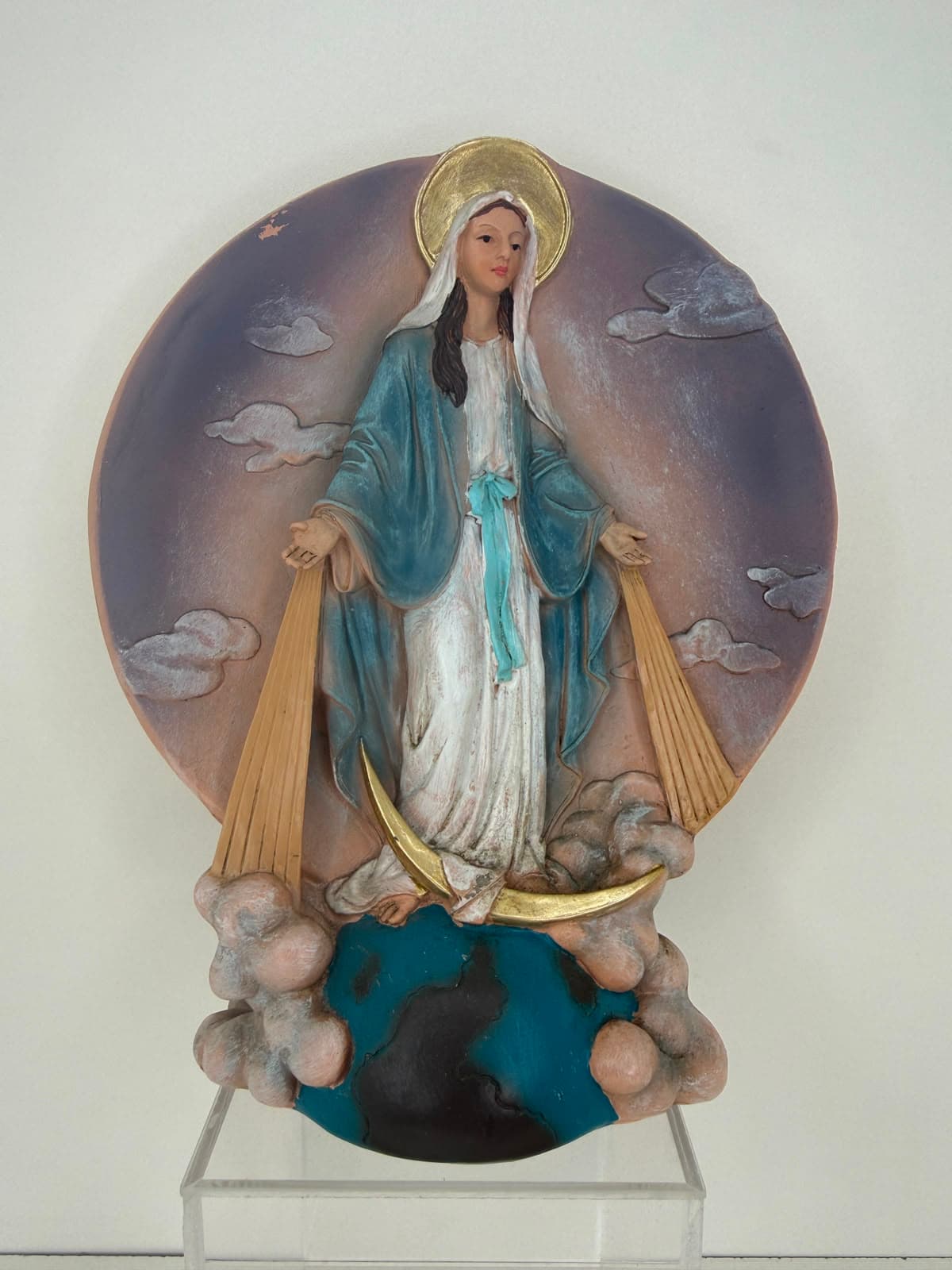 NOSSA SENHORA DAS GRAÇAS NAS NUVENS RESINA - 20 CM