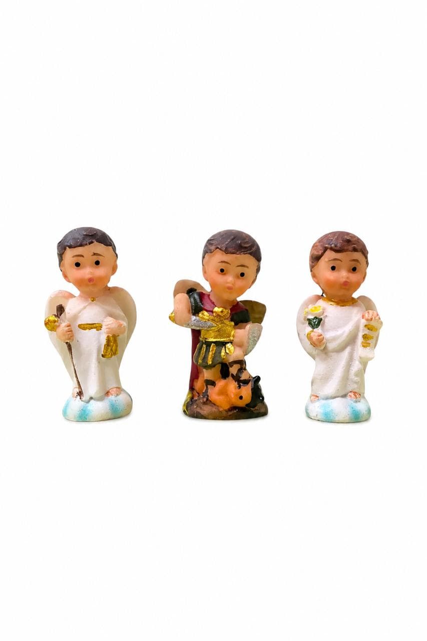 TRIO DE MINIATURAS INFANTIS DOS TRÊS ARCANJOS RESINA - 4 CM