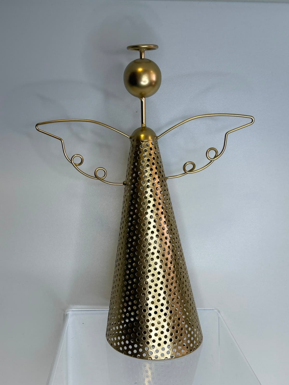 ANJO METAL VAZADO 19,5X8,5X28,5CM DOURADO